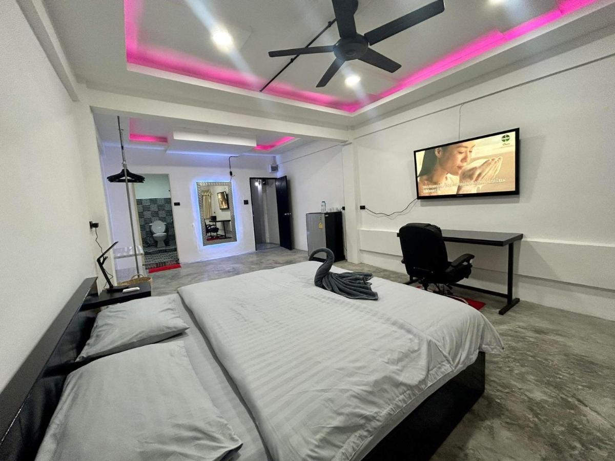 Splash Bar And Guesthouse Pattaya Exterior foto