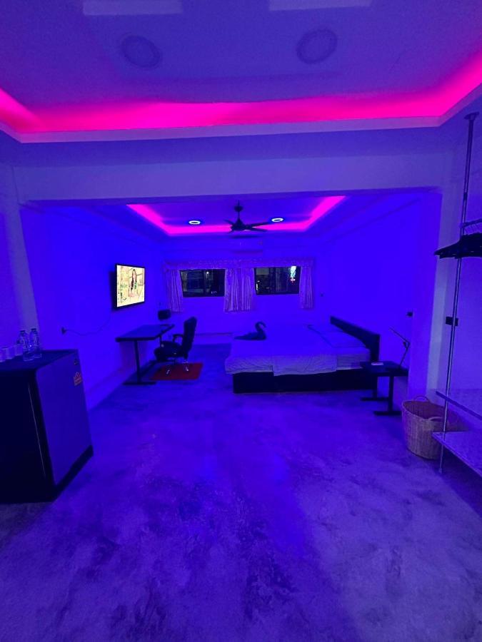 Splash Bar And Guesthouse Pattaya Exterior foto