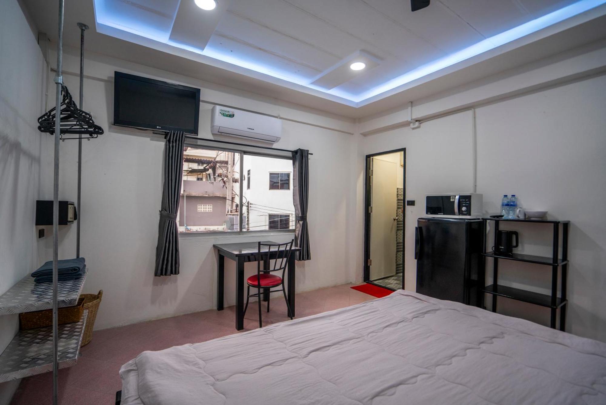 Splash Bar And Guesthouse Pattaya Exterior foto