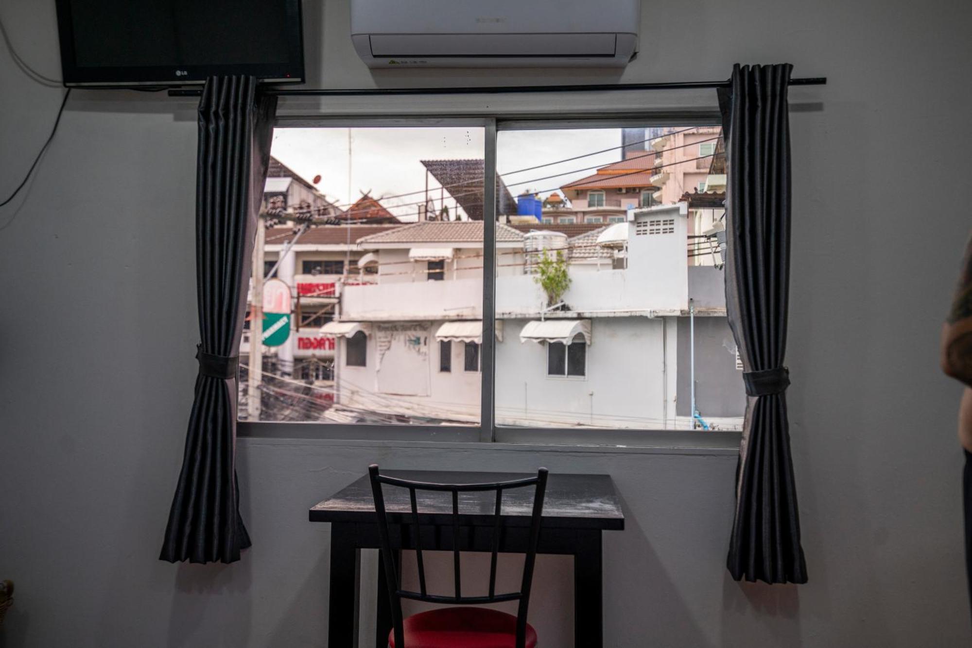 Splash Bar And Guesthouse Pattaya Exterior foto