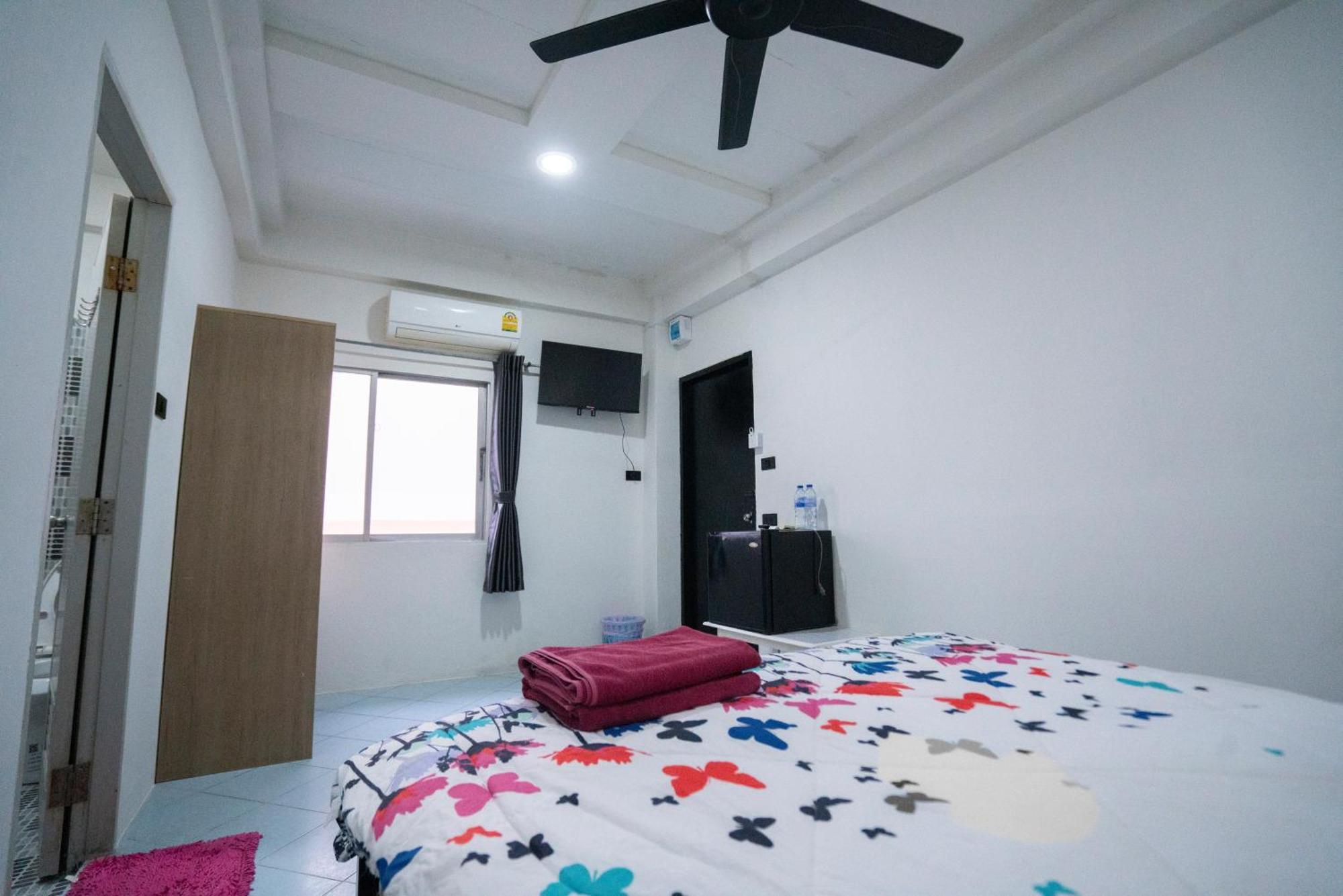 Splash Bar And Guesthouse Pattaya Exterior foto