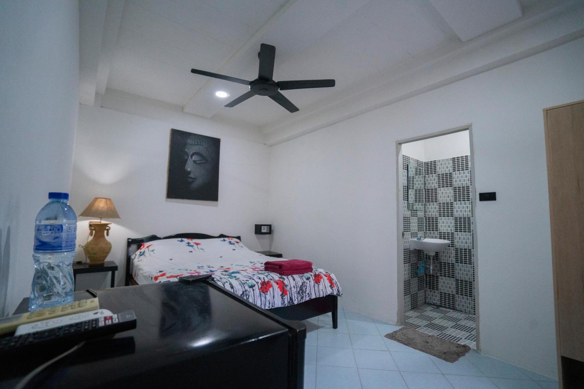 Splash Bar And Guesthouse Pattaya Exterior foto